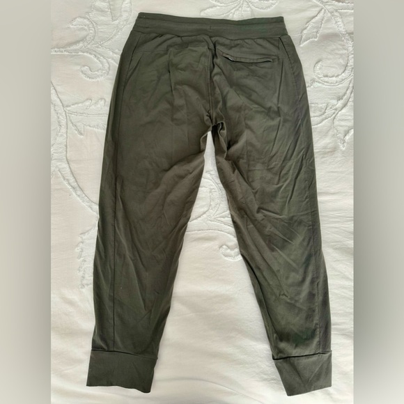 ATHLETA North Trekkie Joggers in Olive sz 10 - Picture 3 of 8